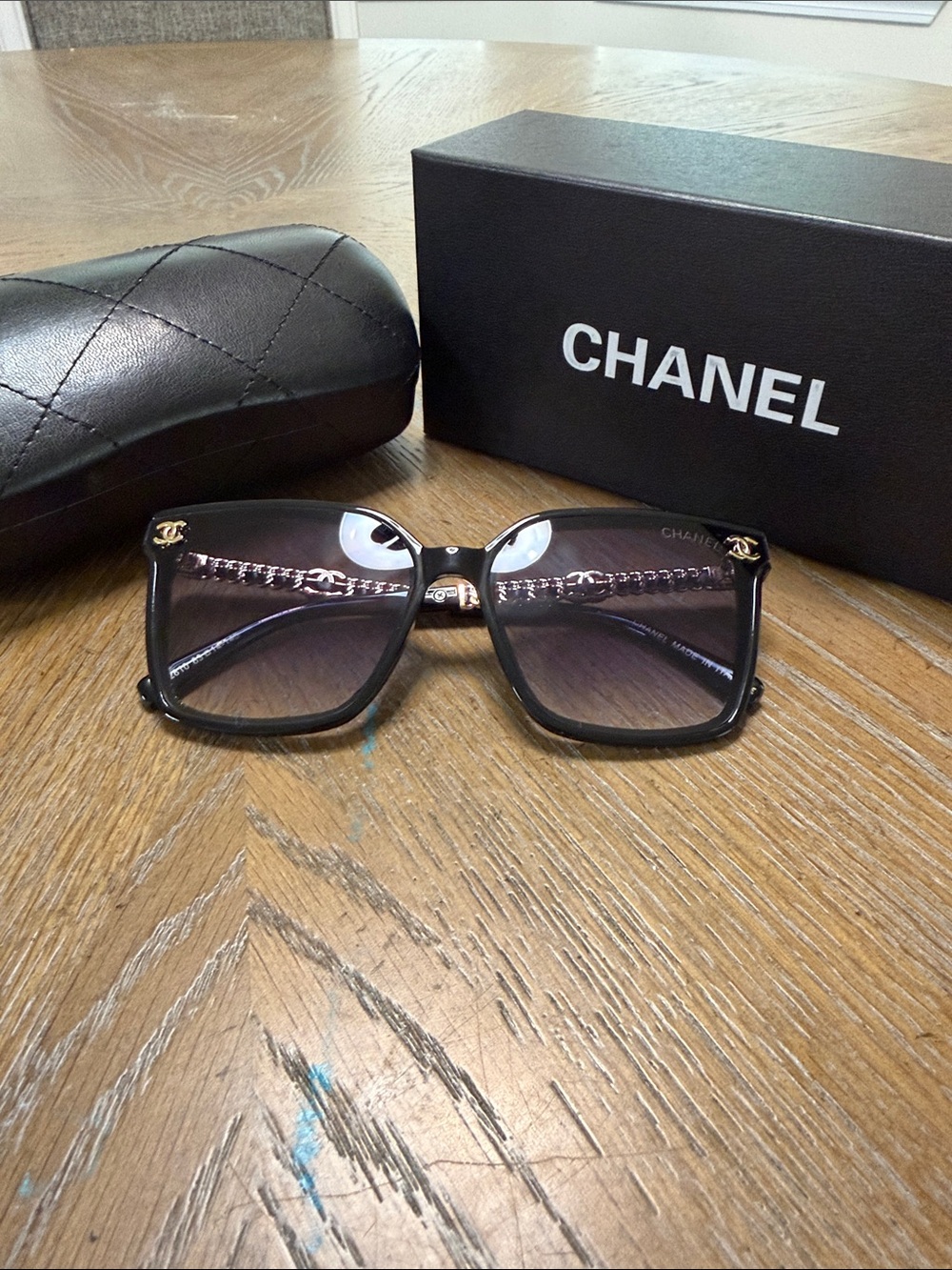 CHANEL Black & Gold leather Square Sunglasses with Gradient Lenses - Picture 4 of 10
